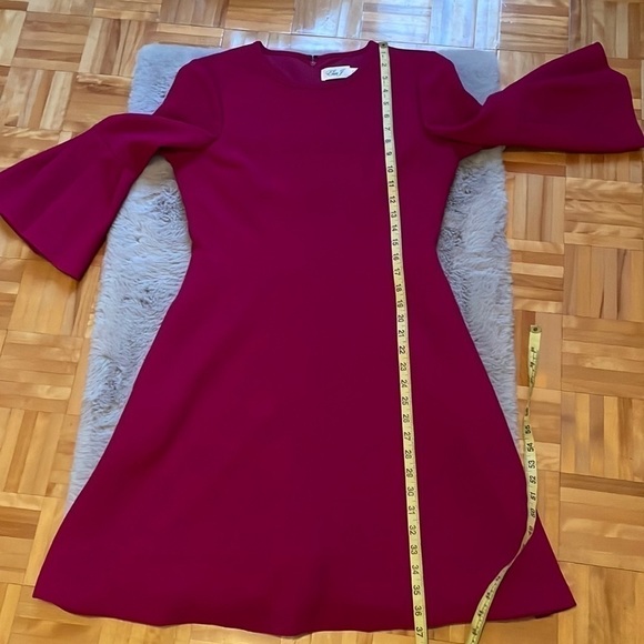 ELIZA J Bell Sleeve Fit &
Flare Dressé - Picture 13 of 14